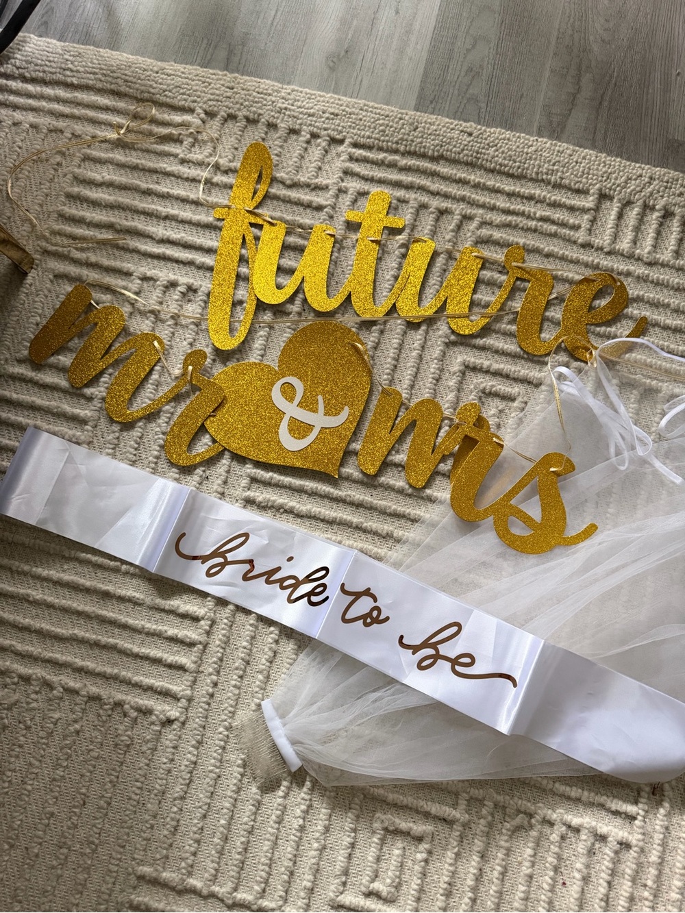 Gold "Future Mr & Mrs" Bridal Banner Bride-to-Be Sash Set Bachelorette Veil